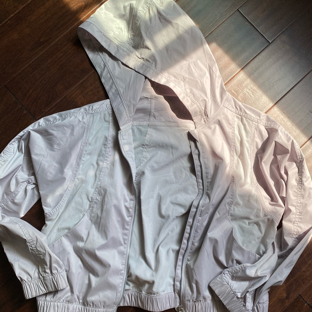 Light windbreaker